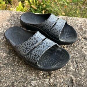 OOFOS Animal Print Black and Gray Women's Slides